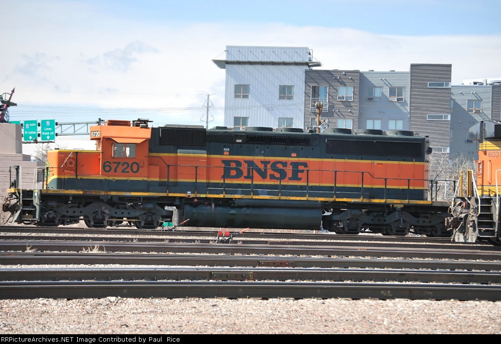 BNSF 6720
